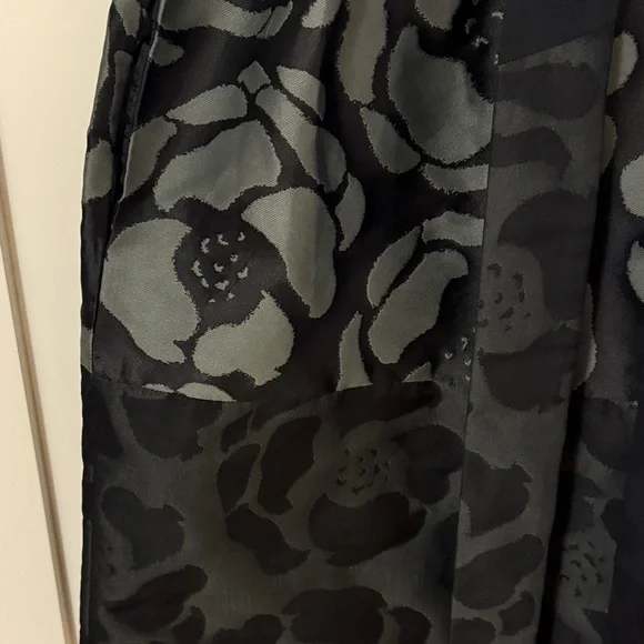 Adorable DKNY Midi Dress. - Picture 3 of 6